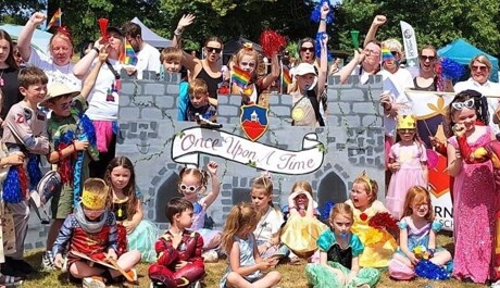 Laburnum Primary School & Nursery Wins Best Junior Float at Sandy Carnival!